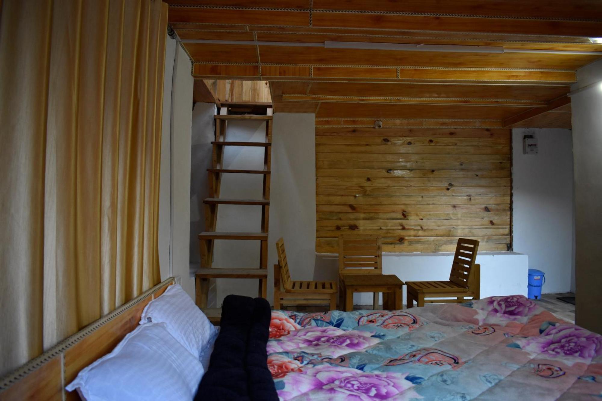 Moksha - By The River Villa Jibhi ภายนอก รูปภาพ