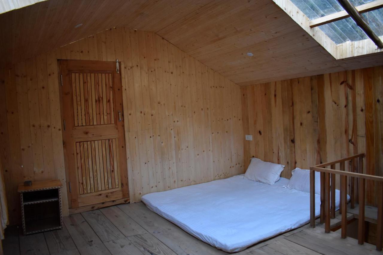 Moksha - By The River Villa Jibhi ภายนอก รูปภาพ