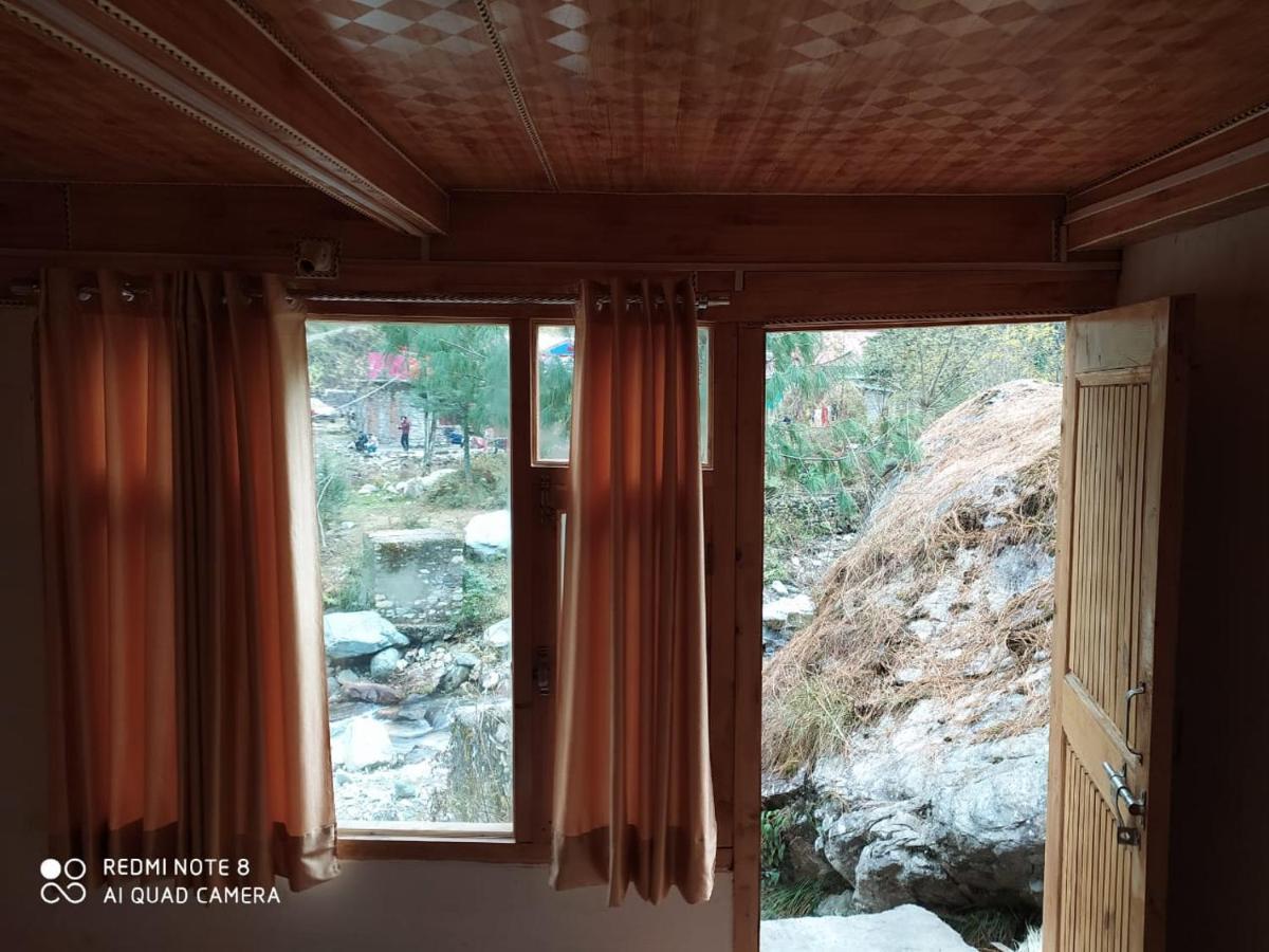 Moksha - By The River Villa Jibhi ภายนอก รูปภาพ