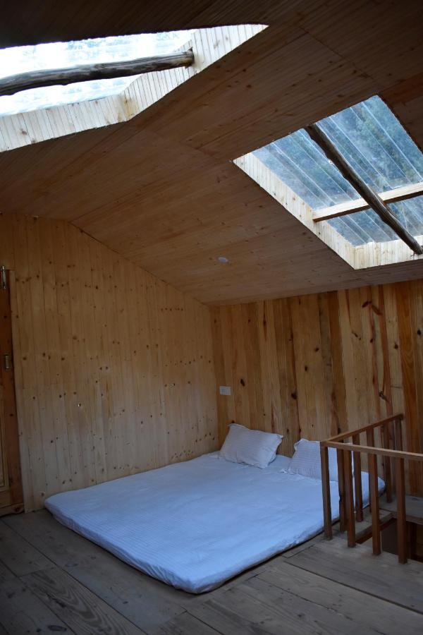 Moksha - By The River Villa Jibhi ภายนอก รูปภาพ