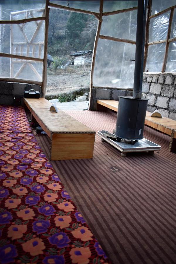 Moksha - By The River Villa Jibhi ภายนอก รูปภาพ